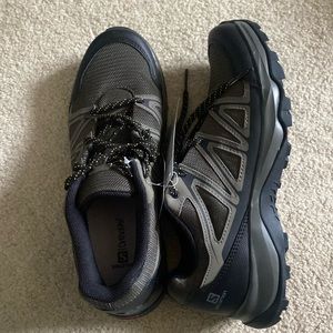 *hold* Salomon Men’s Barrakee Hiking Shoes